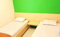 Pink House Hotels in Mayangan
