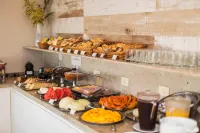 The Falls Hotel - breakfast