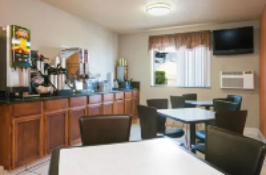 Super 8 by Wyndham San Antonio/I-35 North