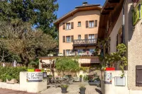 La Terrasse Fleurie, Logis, Hôtel et Restaurant Отели в г. Жекс