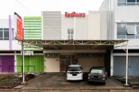 RedDoorz @ Graha Cemerlang Maros Hotel dekat Alun Alun Maros