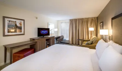 Hampton Inn Waterville Hotels in Waterville