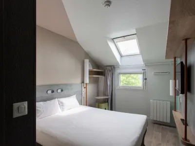 Ibis Budget Senlis Hotels near Orange Bleue Senlis-Chamant
