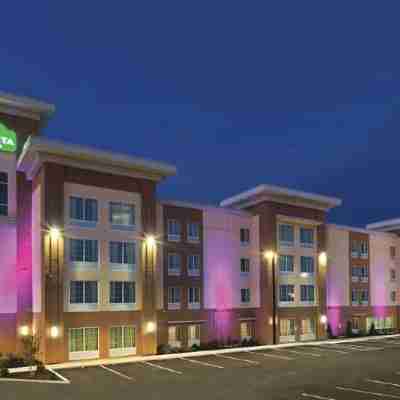 La Quinta Inn & Suites by Wyndham Paducah Hotel Exterior