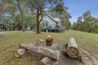 Lorne Bush House Cottages & Eco Retreats Hotel di Lorne