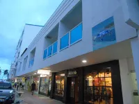 Blue Emerald Inn Hotels in der Nähe von Playa Spratt Bight