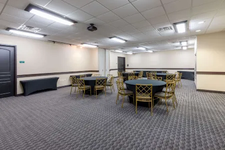 Hawthorn Suites by Wyndham Lubbock