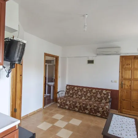 Mevsim Otel
