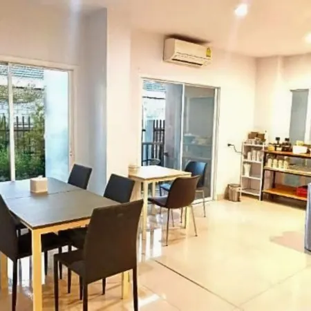 Zada Residence Отели рядом с достопримечательностью «Торговый центр The Mall Ratchasima»