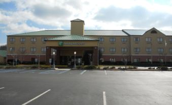 Holiday Inn Express & Suites Birmingham South - Pelham