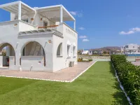 Sun and Moon Villas Hotel dekat Pantai Agiassos