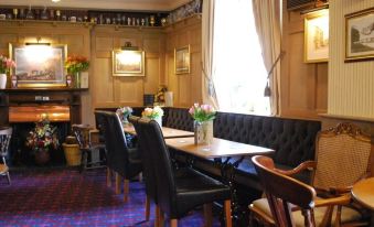 The Cross Keys Hotel - Housity