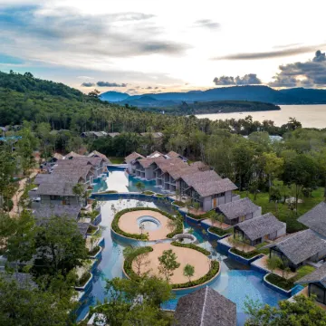 Island Escape Burasari Отели рядом с достопримечательностью «Пирс Лаем Хин»