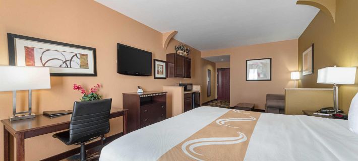 Quality Inn & Suites Hotels in Hays County