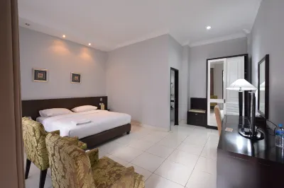 Hotel Sindha Hotel dekat Warung Bakso PWD "Tipex"