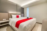 RedDoorz Plus Near Akademi Kepolisian Semarang 3 Hotels in Candisari