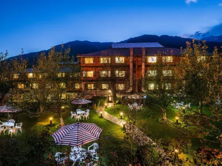 Honeymoon Inn Manali Отели рядом с достопримечательностью «Igloo stay sethan»