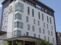 Home Crest Hotel