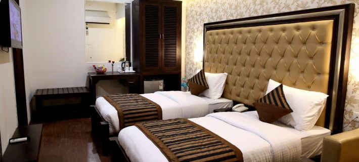 THE RAJ VILAS Hotels in Agra