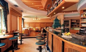 Cityhotel Goldener Adler B&B - Housity
