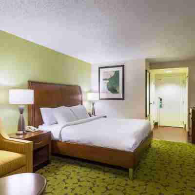 Hilton Garden Inn Edison/Raritan Center Rooms