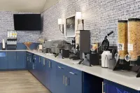 AmericInn by Wyndham Rapid City - breakfast