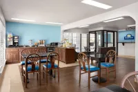 Days Inn by Wyndham Fulton - Gym
