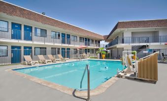 Motel 6 Palmdale, CA