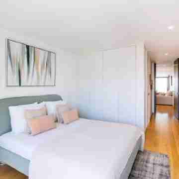 Camões Downtown with Parking Rooms