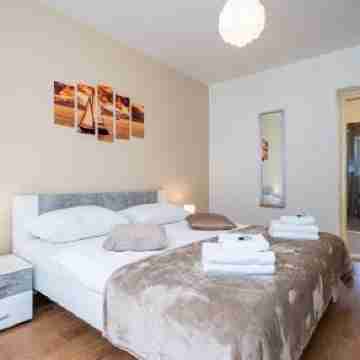 Apartment Ding Dong Rooms