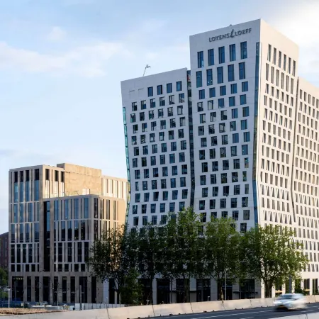 Premier Suites Amsterdam Отели рядом с достопримечательностью «Зяудерамстел»