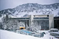 Cliff Lodge and Spa Hotels in Snowbird