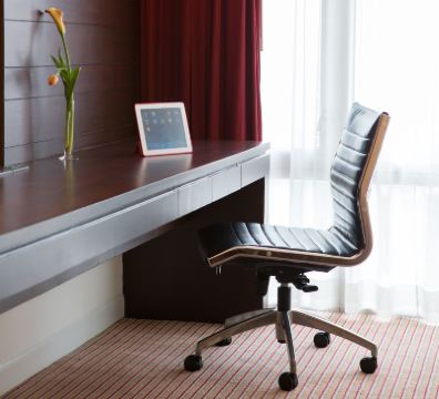 デラックス コーナールーム イースティン ホテル マッカサン バンコクの写真