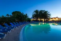 SOWELL Family Hôtel Port Grimaud - piscina