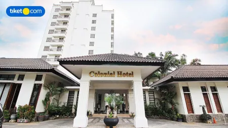 Colonial Hotel Makassar Отели в г. Tamalate