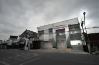 Ngampilan Residence Yogyakarta Mitra RedDoorz Hotel a Gedong Tengen