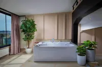 Walton Gardens Pera - Romantic