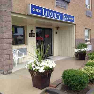 Luxury Inn Hotel Exterior