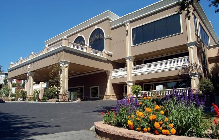 Villa Roma Resort and Conference Center