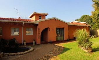 Linga Longa Guest House