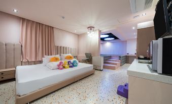 Gimhae Jangyu Almond Kids Pool Hotel