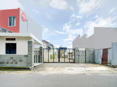 HP Residence Mitra RedDoorz Near Alun Alun Kediri Hôtels à : Kota