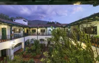 Hospederia la Roca la Plaza Principal のホテル