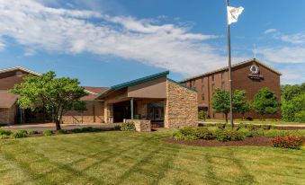 DoubleTree by Hilton Collinsville - St. Louis