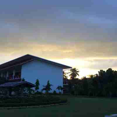 Chiang Kham Tilue Resort Hotel Exterior