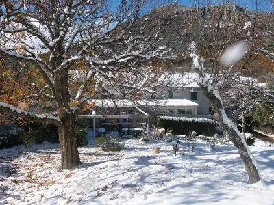 Hôtel Restaurant Le Lachens Hotel di Komune di departemen Alpes-Maritimes