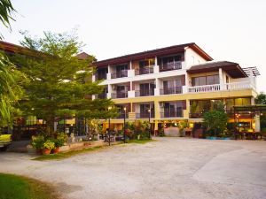 Nantharom Hotel and Restaurant