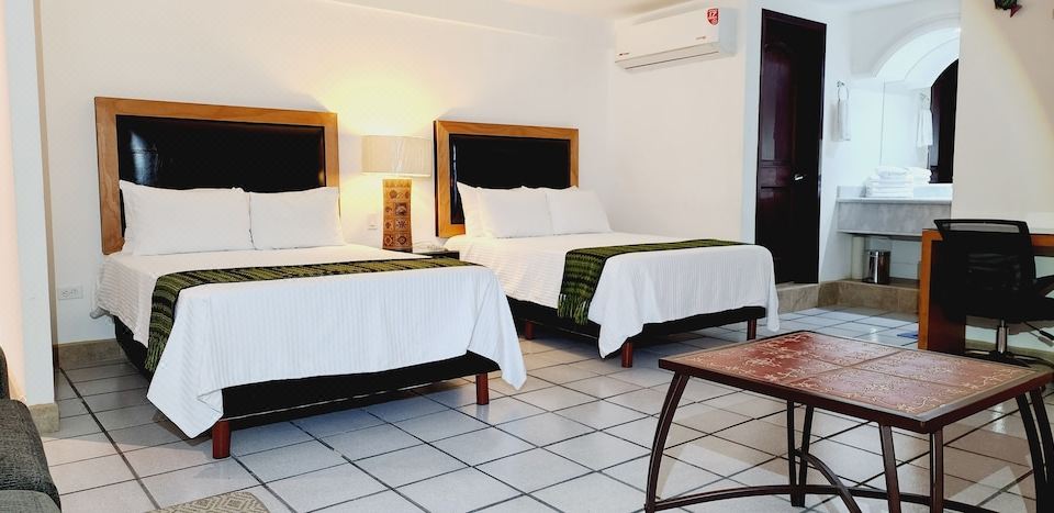 10. Hotel Bo..