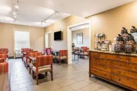 Comfort Inn & Suites - breakfast
