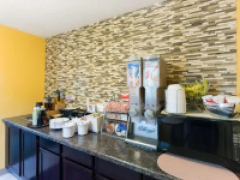 Super 8 by Wyndham Perry IA Hotels in Perry
